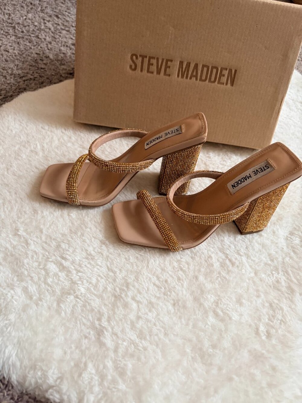 Steve Madden Nude and Golden rhinestone heeled sandals, size 6